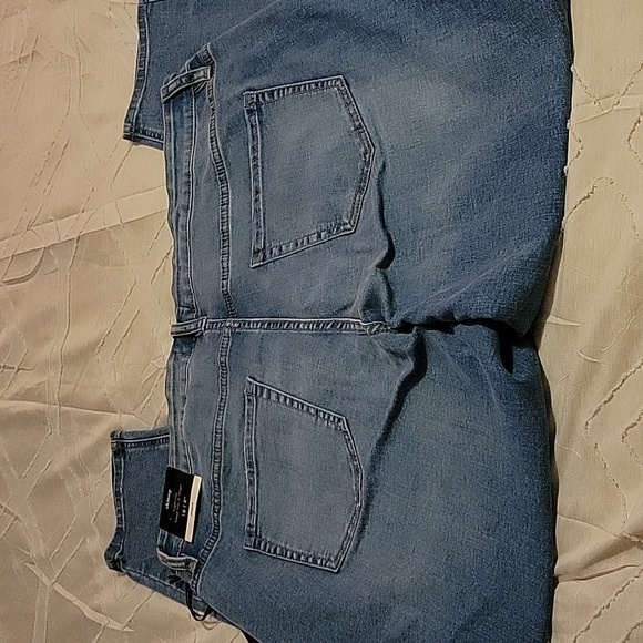 Jeans - Picture 2 of 4